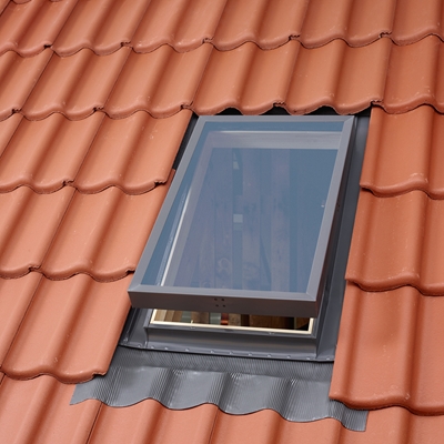 Châssis vitré d'accès au toit VLT 0000Z 46 x 61cm dormant PU Noir ouvrant alu
