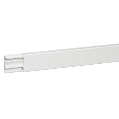 Moulure pvc DLP p/ instal. électrique 40 x 16mm avec cloison 2.10ml Blanc LEGRAND